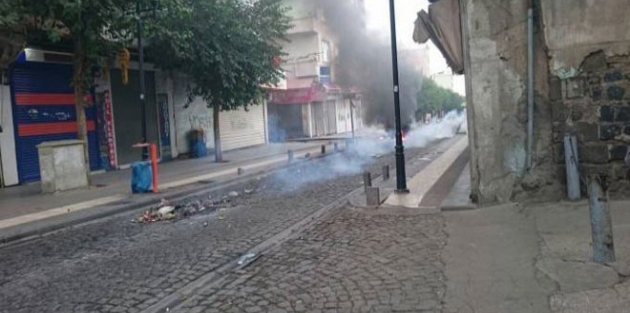 Sur'da bir çocuk vuruldu, halk canlı kalkan olmaya gidiyor