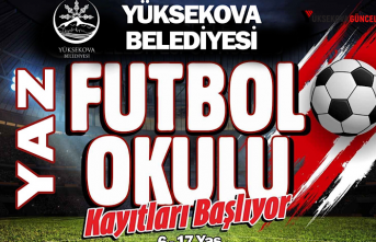 Yüksekova’da ücretsiz yaz futbol okulu açıldı