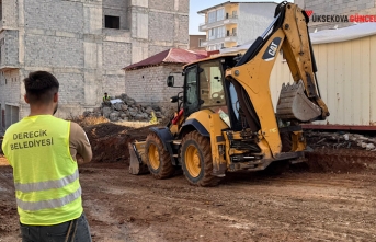 Derecik’te yol çalışması devam ediyor