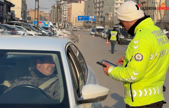 Yüksekova’da emniyet kemeri denetimi yapıldı