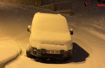 Yüksekova’da Gece Bastıran kar yağışı