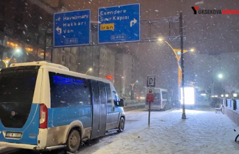 Yüksekova’da Kar Yağışı Etkili Oldu: Okullar...