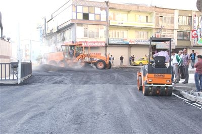 HAKKARİ'DE İLGİNÇ YOL ÇALIŞMASI