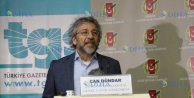 Dündar: Siyasal iktidar gazetecilere gözdağı veriyor