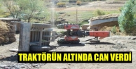 Hakkari'de kullandığı traktörün altında kalıp...