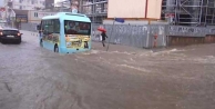 İstanbul’da şidettli yağış ulaşımı aksattı