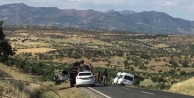 Lice'de polis otomobiliyle sivil araç çarpıştı:...