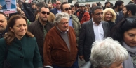 Mujica, Cumartesi Anneleri’nin buluşmasına katıldı