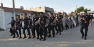 Polis Roman mahallelerinde ‘Ne mutlu Türküm’...