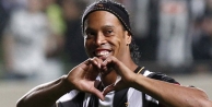 'Ronaldinho perşembe günü imza atacak'