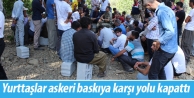 Yurttaşlar askeri baskıya karşı yolu kapattı