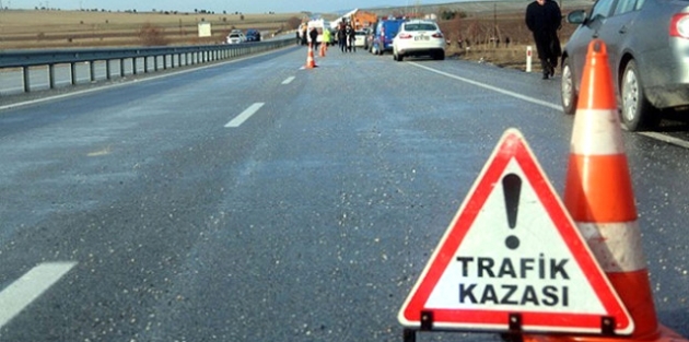 Trafik kazası: 1 ölü, 3 yaralı