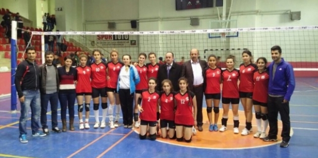 Van Büyükşehir Kadın Voleybol Takımı 3. Lig'e Çıktı