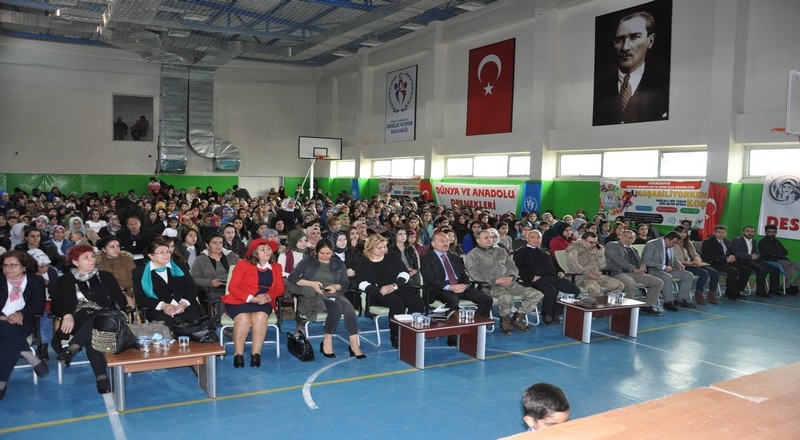 Yüksekova'da 'Anneler Günü' etkinliği