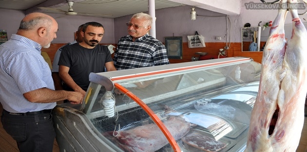 Yüksekova'da Bayram Öncesi Kasaplar Denetlendi