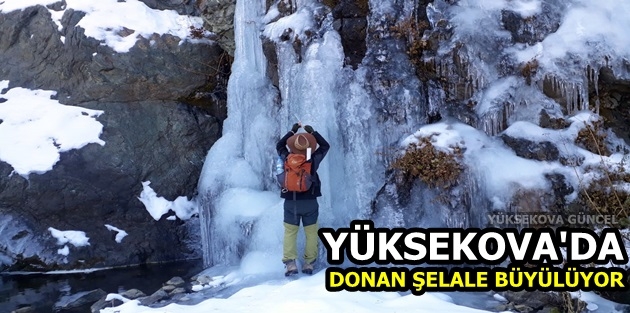 Yüksekova'da donan şelale büyülüyor